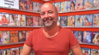 Markus Enders ist seit zwei Jahren Geschäftsführer von Mike’s Erotiktreff in Ludwigshafen. An den Wochenenden orgelt er in einer Pfarrkirche.