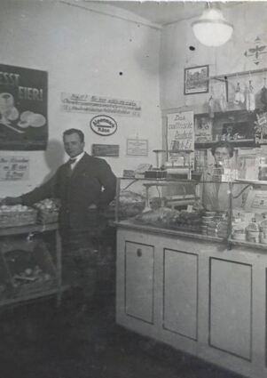 Blick ins Lebensmittelgeschäft der Eltern in der Lenaustraße 10.