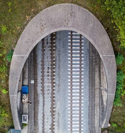 Mannheim fordert einen Bahntunnel. Das Bild zeigt eine Tunneleinfahrt auf der ICE-Trasse Hannover-Göttingen.