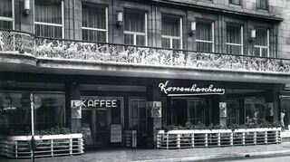 Dieses Foto vom 1936 eröffneten Kossenhaschen (P 5, heute AppelrathCüpper) stammt aus dem Buch „Mannheim – ein verlorenes Stadtbild“.