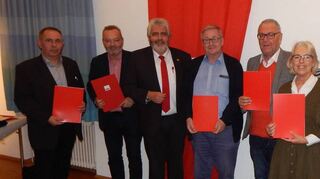 Ehrungsabend bei den Sozialdemokraten: Langjährige Mitglieder wurden mit Urkunden und Ehrennadeln ausgezeichnet.