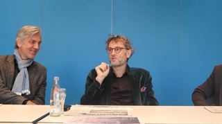 Besprechen die aktuelle Ausgabe des „Mannheimer Morgen“ (v. l.): „MM“-Kulturchef Stefan M. Dettlinger, Enjoy-Jazz-Macher Rainer Kern und „MM“-Chefredakteur Karsten Kammholz.