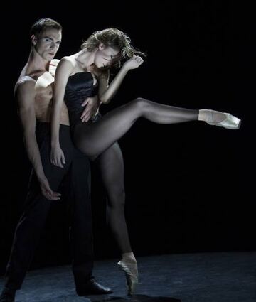 Szene mit Joca Antunes (l.), Renata Peraso.