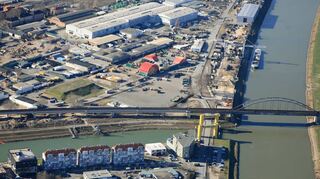 Immer am Wasser entlang führt die Tour „Industriekultur am Handelshafen“. Sie findet am 25. Januar statt.