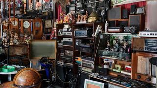 Wanduhren, alte Radios und mehr – Sammler häufen nicht selten wahre Schätze an.