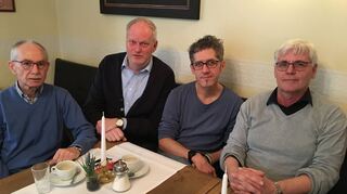 Halten die Berechnungen im Heizungs-Gutachten für falsch (v. l.): Willi Dehoust, Norbert Clasen, Sascha Wenger und Kurt Büchler machen sich für eine Pelletheizung im Schulzentrum stark.