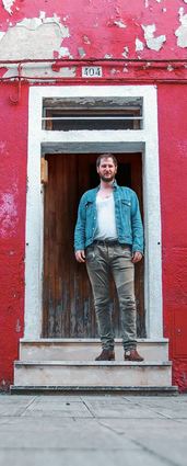 Michael Marco Fitzthum und seine Band Wanda verbinden die Wiener Vorliebe für morbiden Charme mit eingängiger Anspruchsrockmusik.