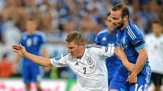 <p>Bastian Schweinsteiger will sich trotz einer Knöchelverletzung "durchbeißen".</p>
