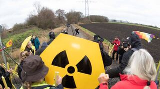 Anfang Februar blockierten Kernkraftgegner schon einmal die Gleise zu den Atommeilern.