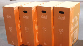 mid Paris - Reichlich Zubehör: In diesen Kartons ist es verpackt.