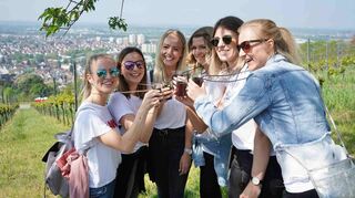 Die Corona-Krise verhindert solche Events wie die Weinlagenwanderung an der Bergstraße. Die Winzer der Region sind wie viele Berufsgruppen besorgt.