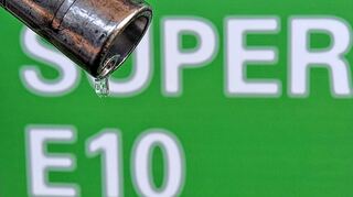 <p>Mehr als ein Jahr nach der Einführung geht die Skepsis deutscher Autofahrer gegenüber E10 langsam, aber sicher zurück.</p>