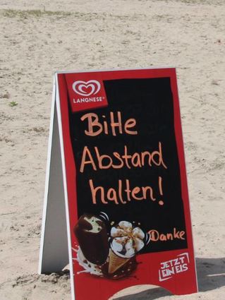 Mit der Corona-Pandemie herrschen neue Regeln am Badestrand.