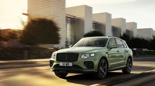 mid Groß-Gerau - Der Auftritt des neuen Bentayga: energischer. Die Lackfarbe: Alpine Green.
