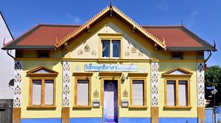 So sieht die einstige Gaststätte in Mundenheim, mittlerweile zum Thai-Tempel umfunktioniert, von außen aus.