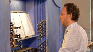 Samuel Kummer, Organist der Dresdner Frauenkirche, bei seinem Konzert an der Lampertheimer Domorgel. (Archiv-Bild von 2017)
