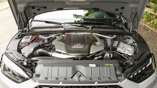 mid Groß-Gerau - Der 2,9 Liter große V6-Biturbo-Motor leistet 450 PS und liefert ein maximales Drehmoment von 600 Nm.