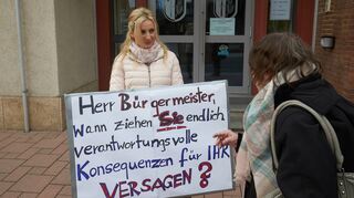 Einen Monat nach dem tödlichen Angriff auf die 15-jährige Mia in Kandel forderte Myriam Kern Konsequenzen von der Verbandsgemeindeverwaltung.