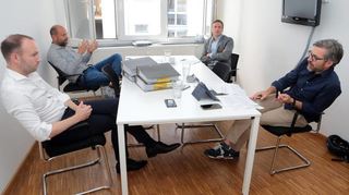 Nikolas Löbel (v.l.), sein persönlicher Referent Thomas Hornung, „MM“-Chefredakteur Karsten Kammholz und Ressortleiter Stefan Proetel.