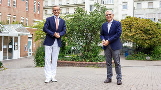 Neuer und scheidender Ärztlicher Direktor: Dieter Schilling (r.) und Markus Haass.
