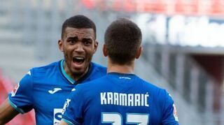 Kevin Akpoguma (l.) mit Andrej Kramaric beim Torjubel.