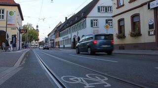 Der Straßenbahn-Haltepunkt in der Seckenheimer Hauptstraße: Unweit der Station sollen bald Fahrradboxen stehen, die gemietet werden können.