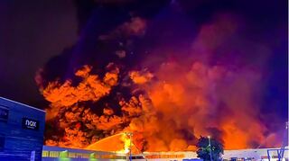 In einem Warenlager einer Möbelfirma in Groß-Gerau ist ein Brand ausgebrochen.