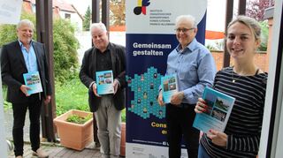 Glückliche Gesichter bei der Präsentation des zweiten Bands über die Partnerschaft (v. l.): Ralf Fetzer, Dietrich Herold, Erwin Hund und Mathilde Moreau.