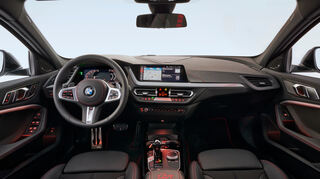 mid Groß-Gerau - Typisch BMW: das sportlich-gediegene Cockpit.