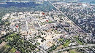 Blick aus der Luft auf den neu entstehenden Stadtteil Franklin. Am oberen Bildrand (Nummer 1) ist das Baufeld „Sullivan Süd“ zu sehen, für das es einen Städtebau-Wettbewerb gab, darunter liegt der Sportplatz (Nummer 3). Die Fläche, auf der „Franklin Village“ entsteht, befindet sich links im Bild (Nummer 2).