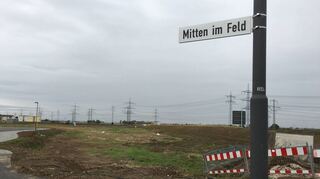 In diesem Bereich im nördlichen Teil von „Mitten im Feld II“ ist ein Nahversorgungszentrum geplant. Näheres stellt der Investor im Gemeinderat vor.