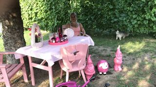 Im Garten von Enikö Burghoffer in Neckarau folgt alles einem bestimmten Farbschema.