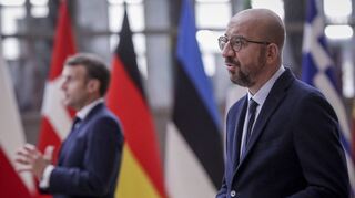 Die EU will notfalls rund um die Uhr den Brexit verhandeln: Frankreichs Präsident Emmanuel Macron (l.) neben Ratspräsident Charles Michel.