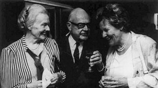 Schnappschuss 1987: Journalistin Ulla Hofmann (r.) blieb mit Anette und Hans Reschke auch nach der OB-Zeit in Kontakt.