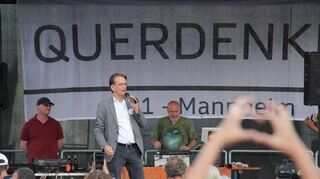 Bodo Schiffmann bei einer Demo in Mannheim.