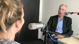 Richter a.D. Dr. Ulrich Meinerzhagen im Gespräch mit Angela Boll.