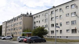 Die Einweisungsgebiete in der Bayreuther Straße: Die roten Blöcke (l.) werden abgerissen, die weißen Blöcke saniert.