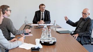 Die "MM"- Redakteure Christian Schall und Timo Schmidhuber im Gespräch mit GBG-Chef Karl-Heinz Frings und MSWP-Chef Achim Judt (von links).