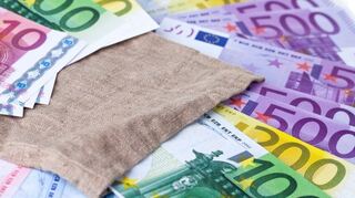 Abbildung 2: Wer die Ersparnis durch niedrige Zinsen in eine höhere Tilgung investiert, kann die Gesamtkosten der Finanzierung noch einmal deutlich senken.