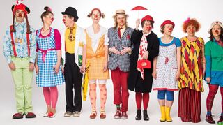 Die Clowns vom Verein „Xundlachen“ besuchen Patienten und Bewohner – während der Pandemie müssen sie sich einiges einfallen lassen.