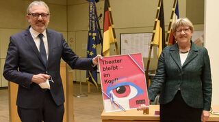 Oberbürgermeister Peter Kurz verabschiedet Felicitas Kubala als Dezernentin für Bürgerservice, Klima, Umwelt und Technische Betriebe.