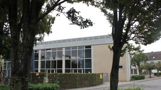 Die Mehrzweckhalle wird saniert, bevor das Kombibad angegangen wird. Den einen freut es, den anderen nicht.