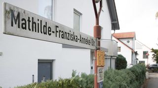 Die Mathilde-Franziska-Anneke-Straße ist nach einer Frauenrechtlerin des 19. Jahrhunderts benannt.