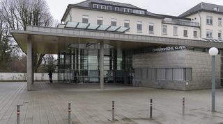 Ab der kommenden Woche sollen in der alten Chirurgie im Neuenheimer Feld notorische Quarantäne-Verweigerer aus dem Land betreut werden können.