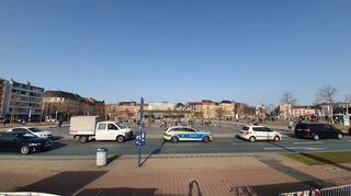 Am Alten Meßplatz ist ein Mann überfallen worden.