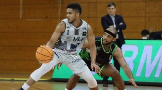 Academics-Point-Guard Sa’eed Nelson (links) in der Partie gegen die Trier Gladiators. Die Heidelberger zählen in dieser Saison zu den Top-Teams der 2. Liga.