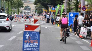 War nur eine einmalige Werbe-Aktion: Am Kaiserring wurde im Sommer 2020 für einen Tag eine Pop-Up-Fahrradspur ausprobiert.