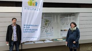 Freuen sich über Schaufenster für das „Vielfalt“- Wohnprojekt: Geschäftsführer Heiko Zillich und die Schriesheimerin Camille Lefèvre.