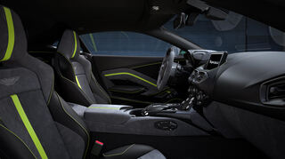 mid Groß-Gerau - Sportlich und wohnlich: das Interieur des Vantage F1 Edition.