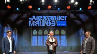 Christian Ruppel (v.l.) nutzt sein Studio am Ostersonntag für eine Zaubershow mit Alexander Mabros und Veranstalter Fabian Kelly.